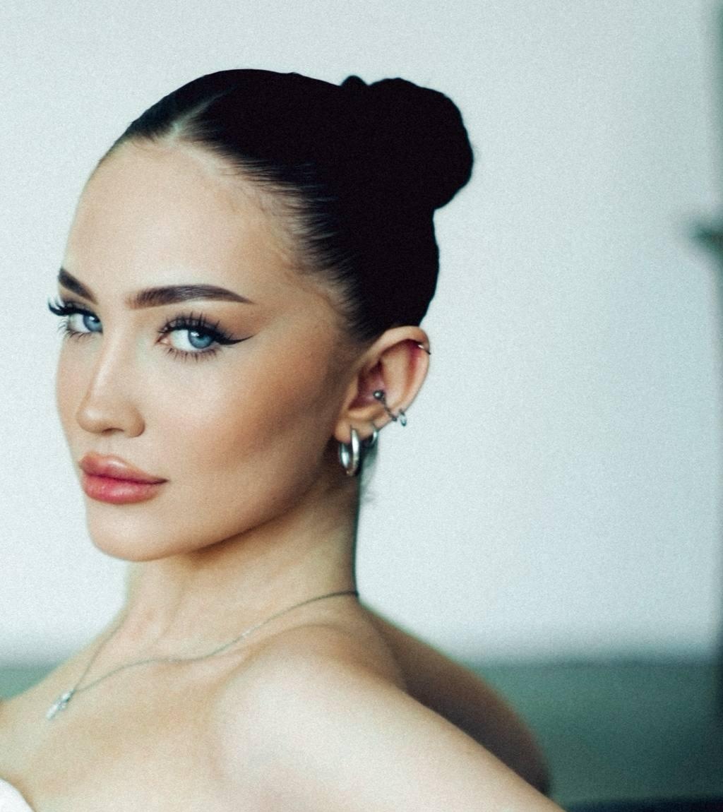 Светик привлекальеная девушка из Амвросиевки цена от 6000 руб