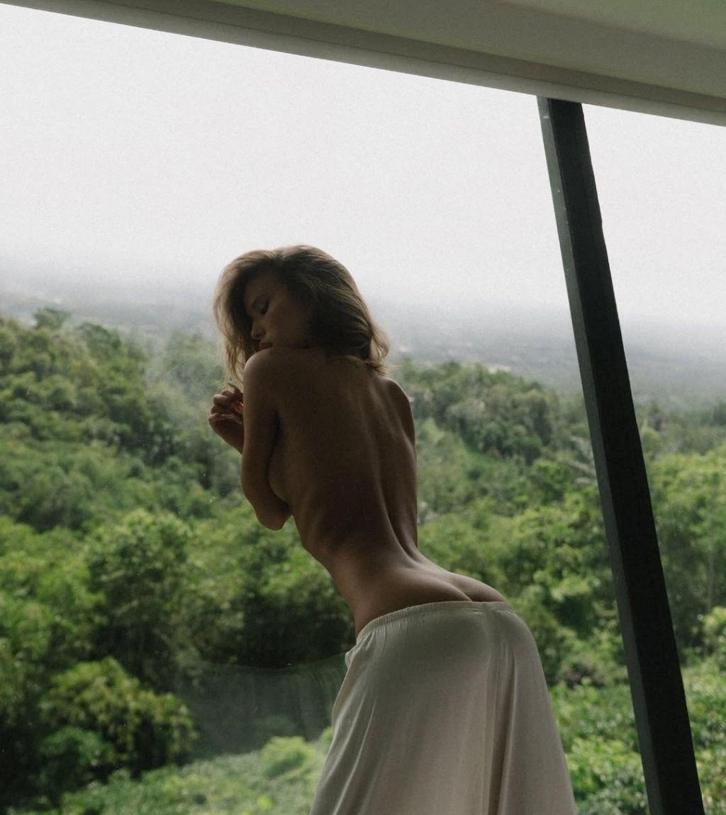 Карина привлекальеная девушка из Амвросиевки цена от 7000 руб