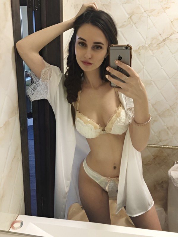 Олеся привлекательная девушка из Амвросиевки цена от 5000 руб