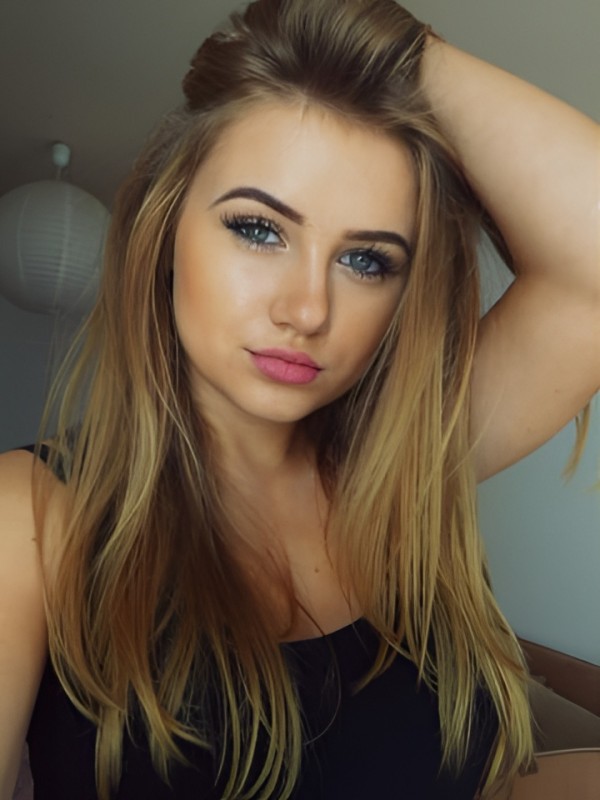 Рада привлекательная девушка из Амвросиевки цена от 10000 руб