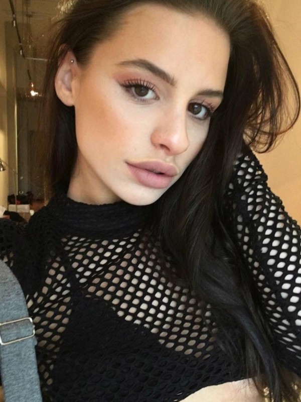 Надежда привлекательная девушка из Амвросиевки цена от 3000 руб