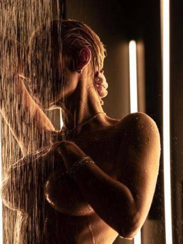 Ева привлекательная девушка из Амвросиевки цена от 4000 руб