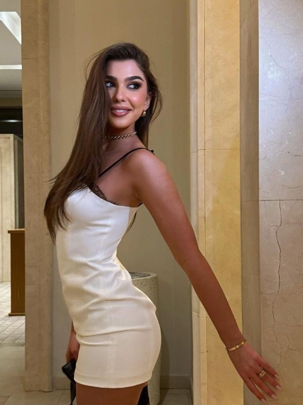 Александра привлекательная девушка из Амвросиевки цена от 4500 руб